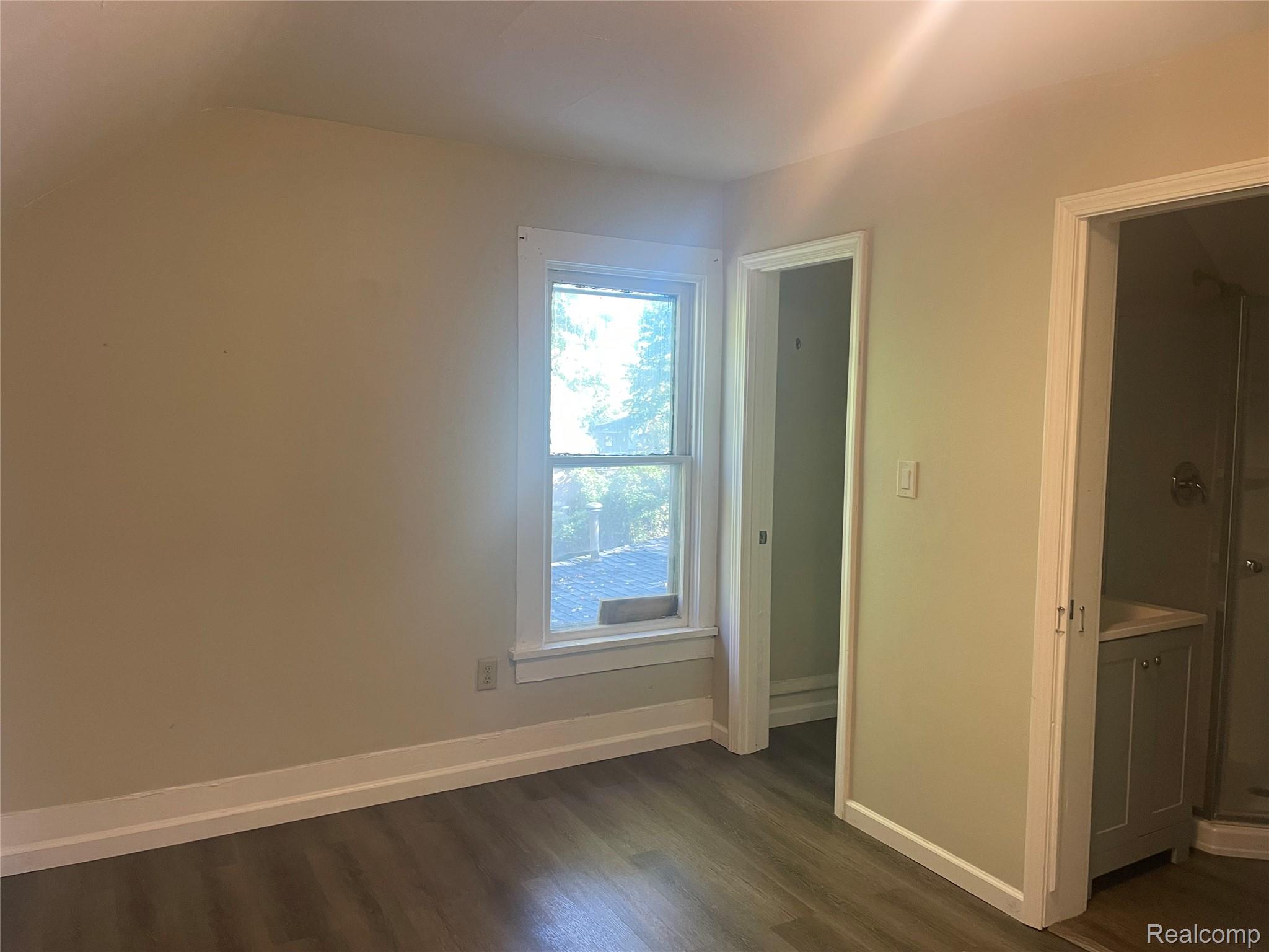 Oxford Village, Michigan 48371, United States, 2 Bedrooms Bedrooms, ,1 BathroomBathrooms,Residential,Active,215150