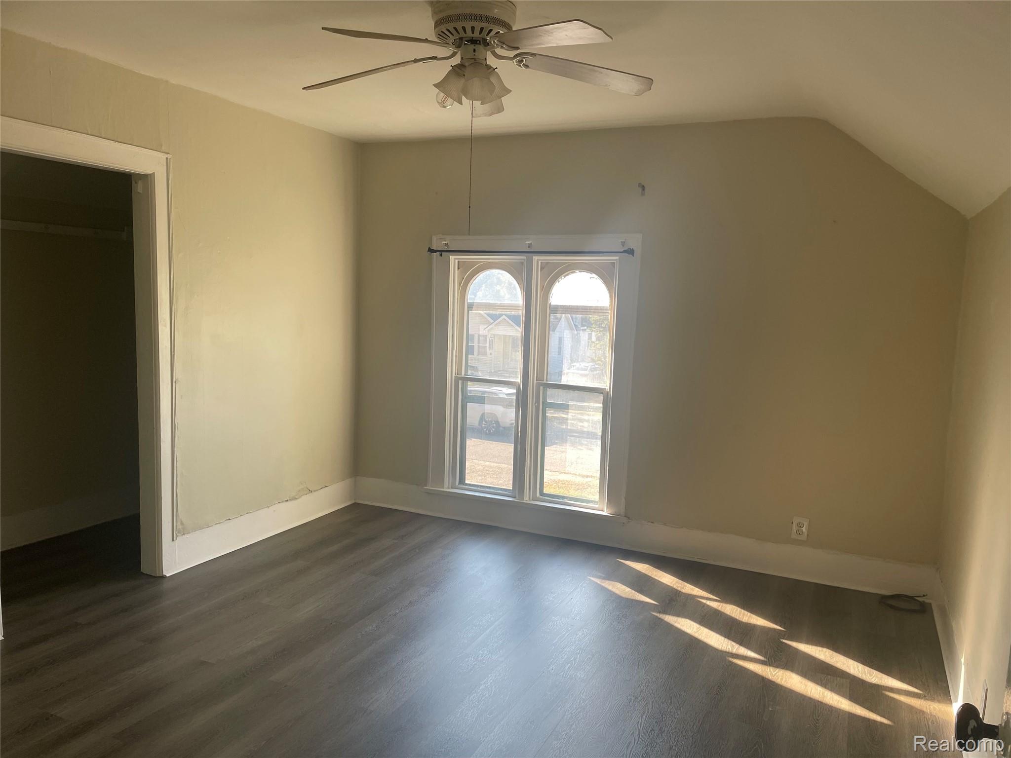 Oxford Village, Michigan 48371, United States, 2 Bedrooms Bedrooms, ,1 BathroomBathrooms,Residential,Active,215150