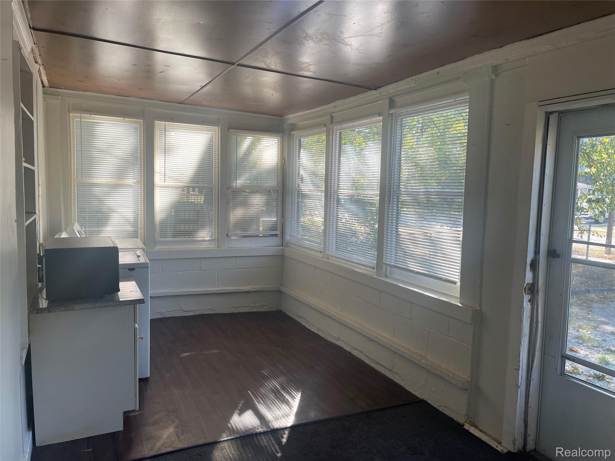 Oxford Village, Michigan 48371, United States, 2 Bedrooms Bedrooms, ,1 BathroomBathrooms,Residential,Active,215150