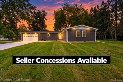 204 Greenfield Drive Mt Pleasant City MI 48858