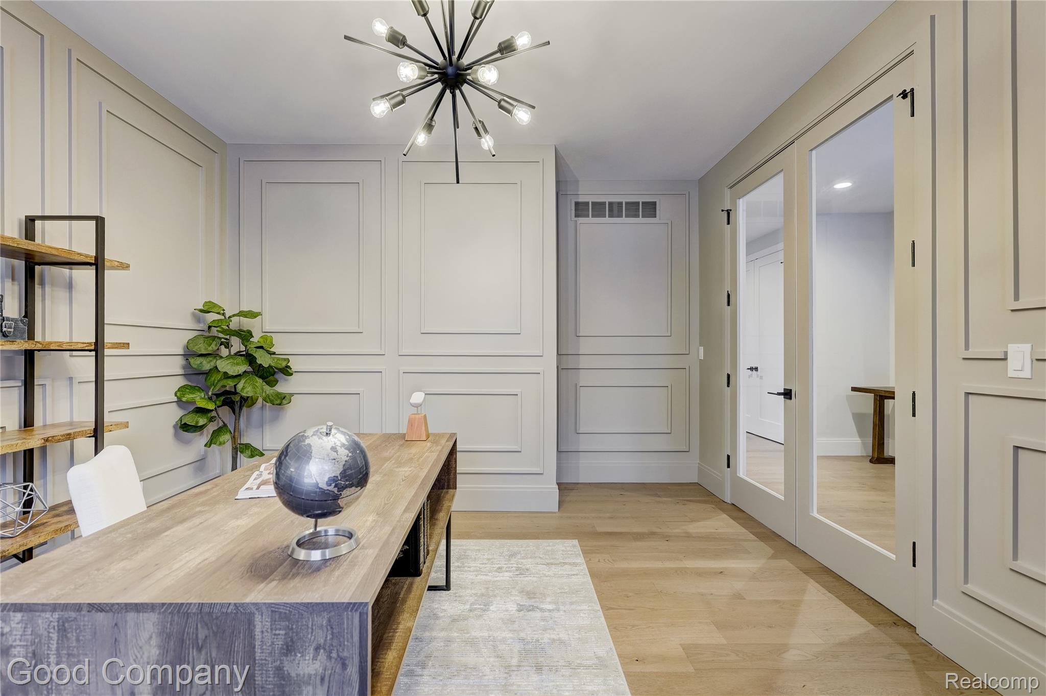 2533 N Vermont Avenue