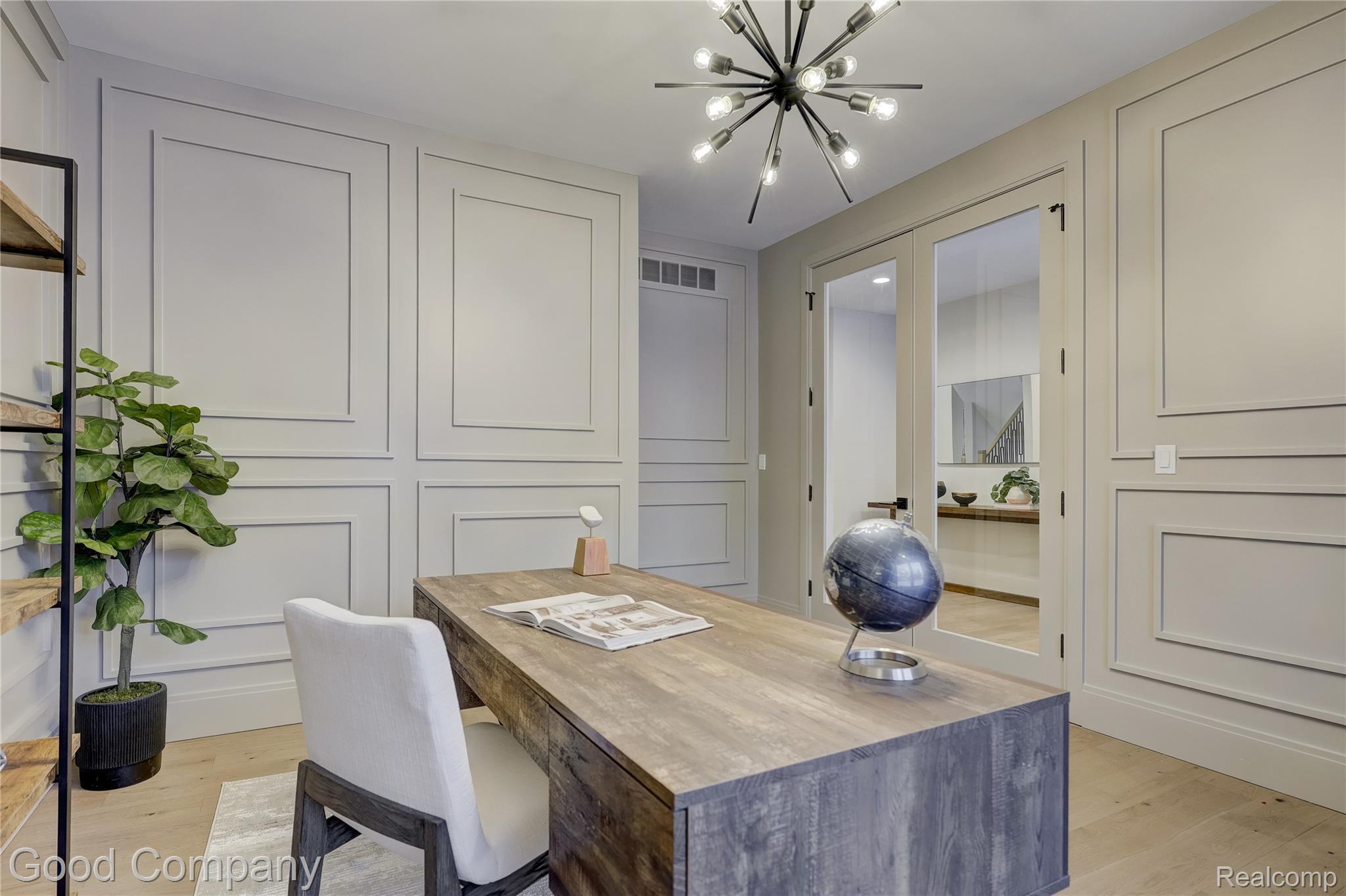 2533 N Vermont Avenue