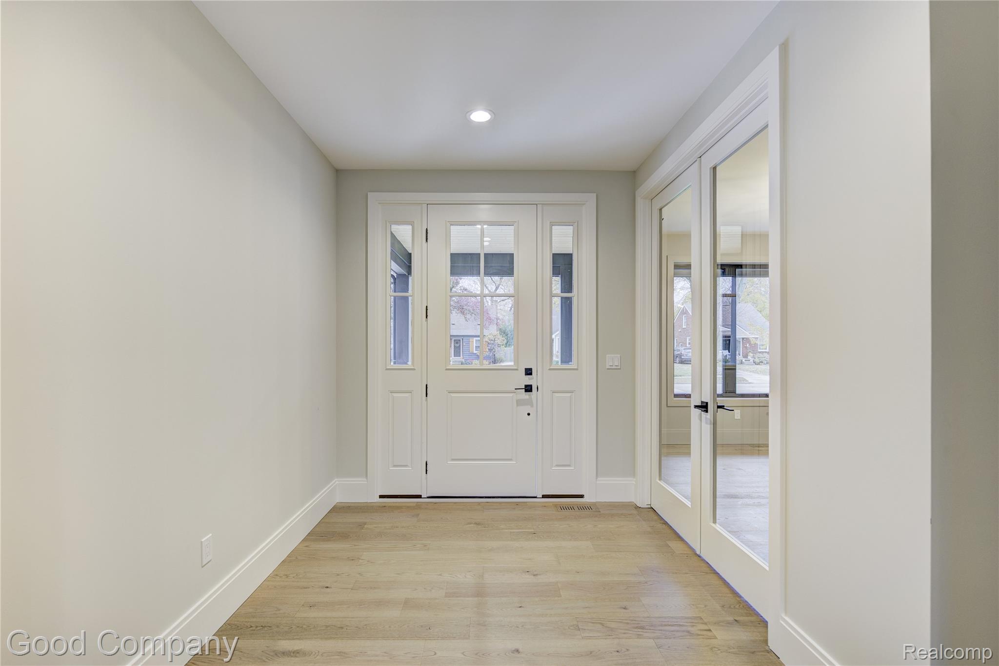 2533 N Vermont Avenue