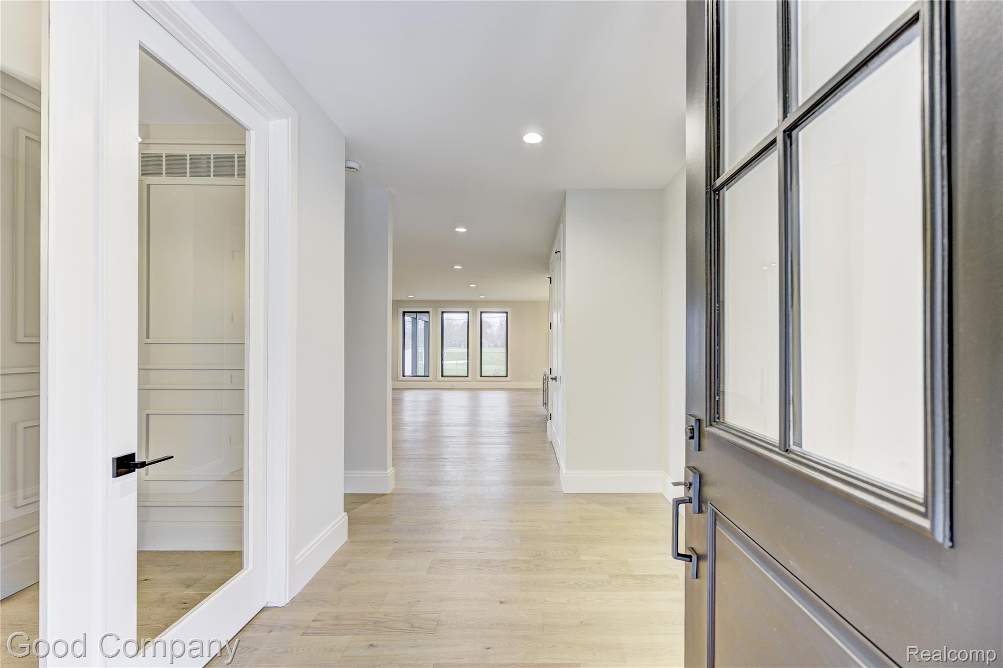 2533 N Vermont Avenue