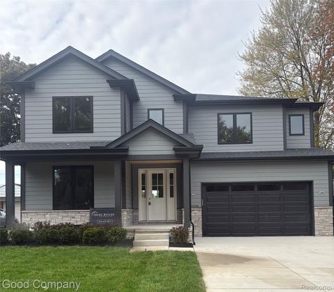 2533 N Vermont Avenue Royal Oak City MI 48073