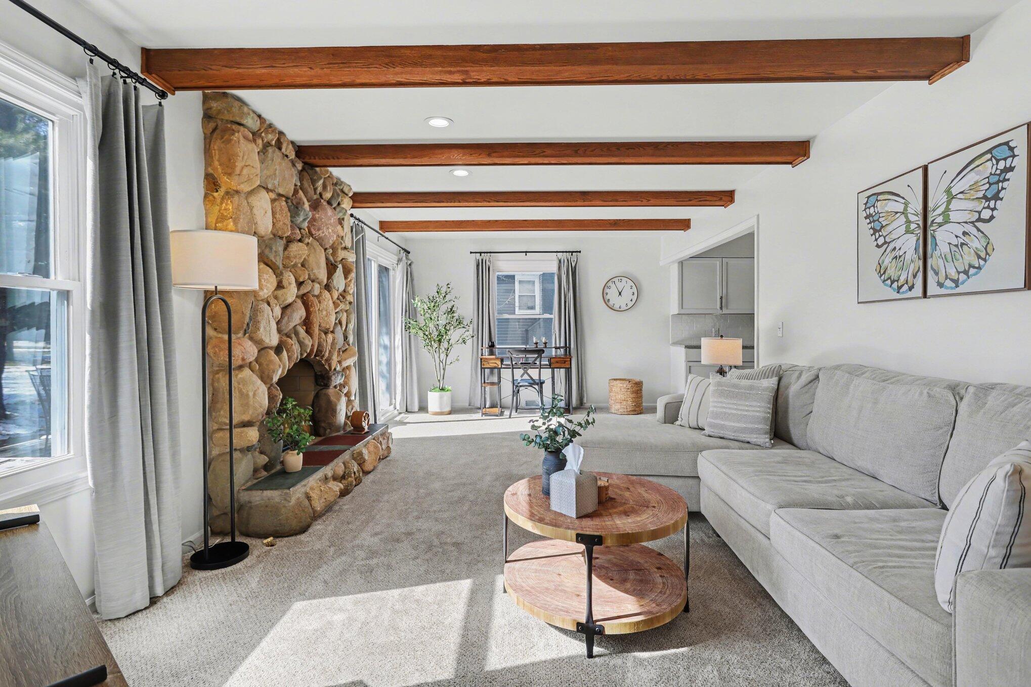 1163 S Lakeside Drive S