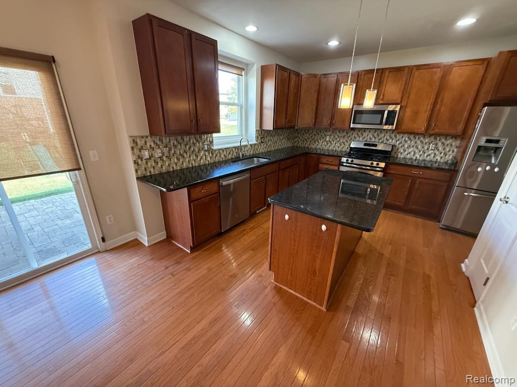 51124 Hallfield Street