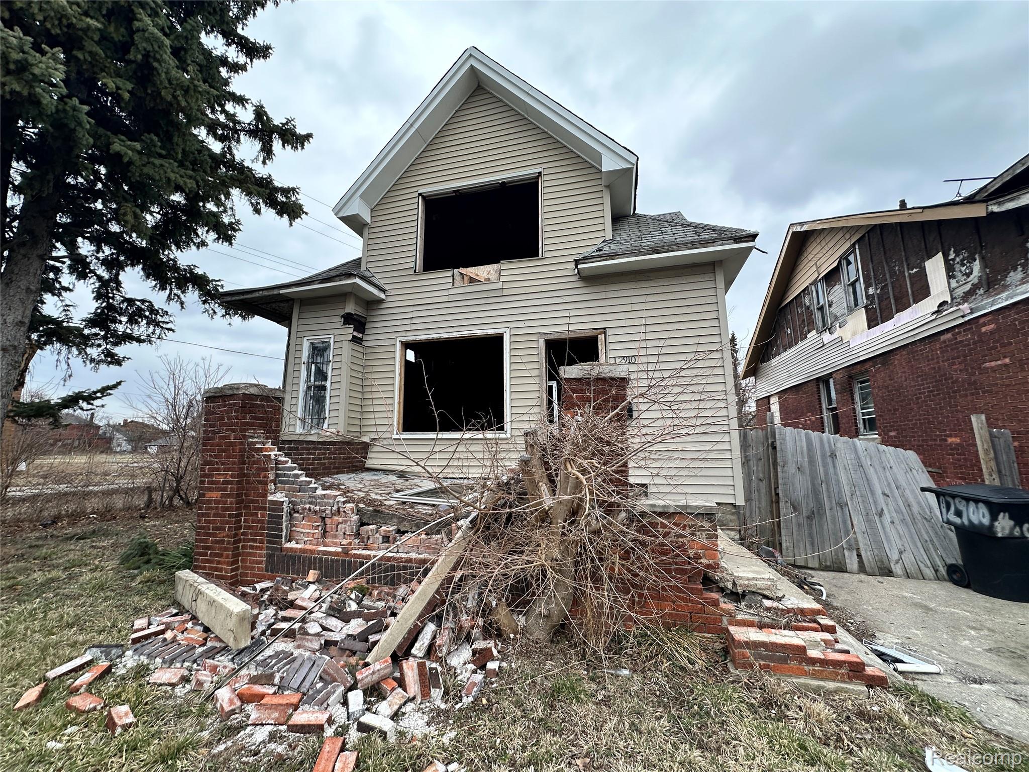 12910 Hickory Street