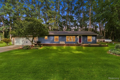 Photo for 15231 Shiawassee Drive