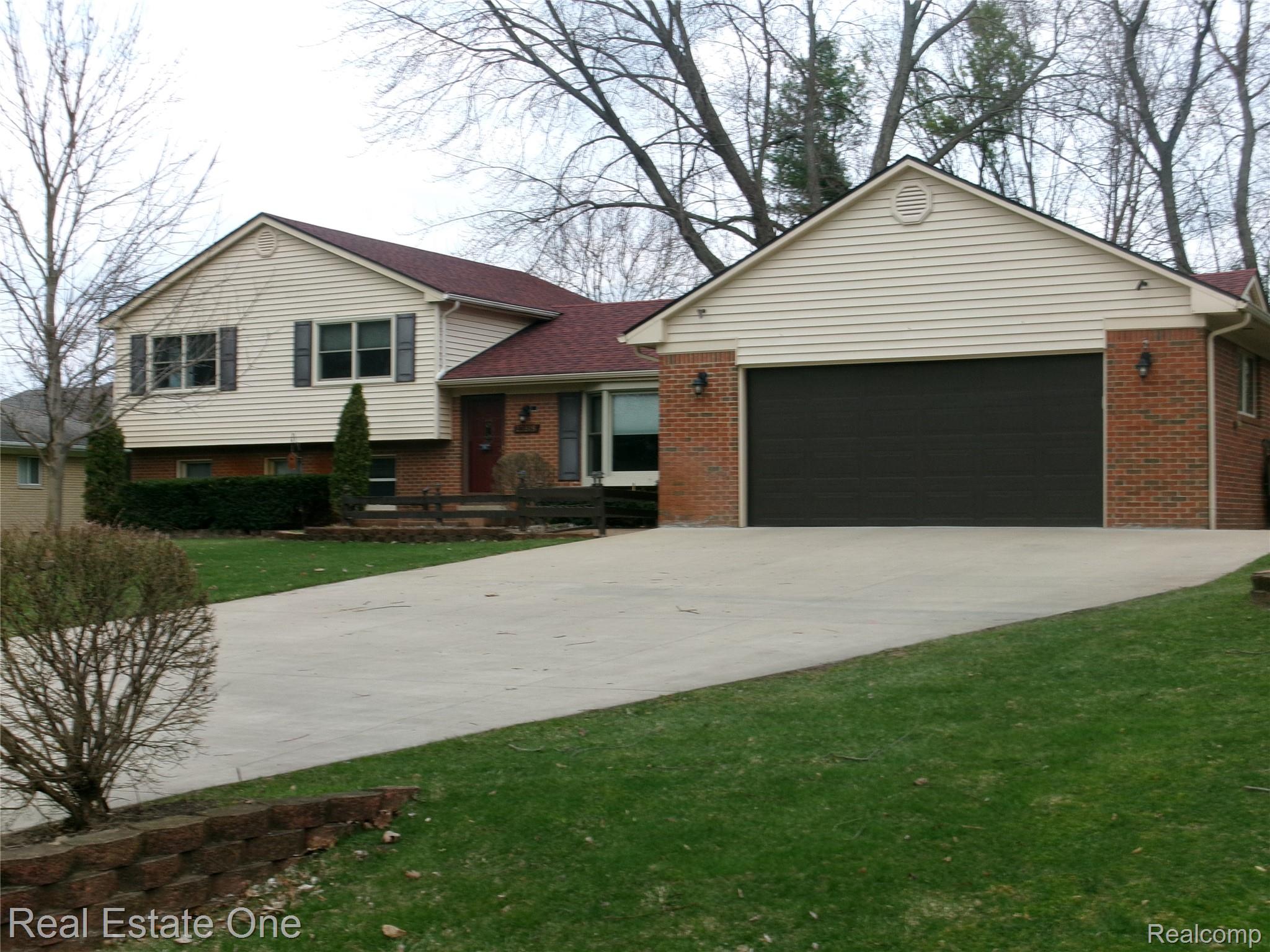 23918 Forest Park Drive E