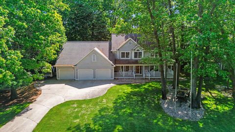 Photo of 13784 Hofma Drive, Grand Haven Charter Township, MI 49417 (MLS # 72026025925)