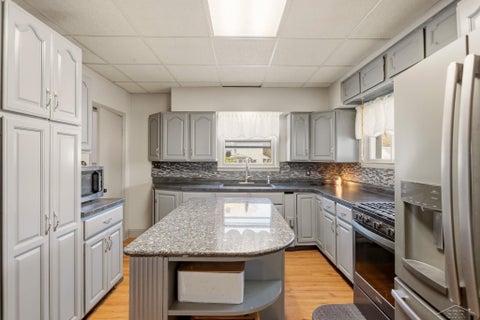 Tiny photo for 709 State Street, Bay City, MI 48706 (MLS # 61050224778)