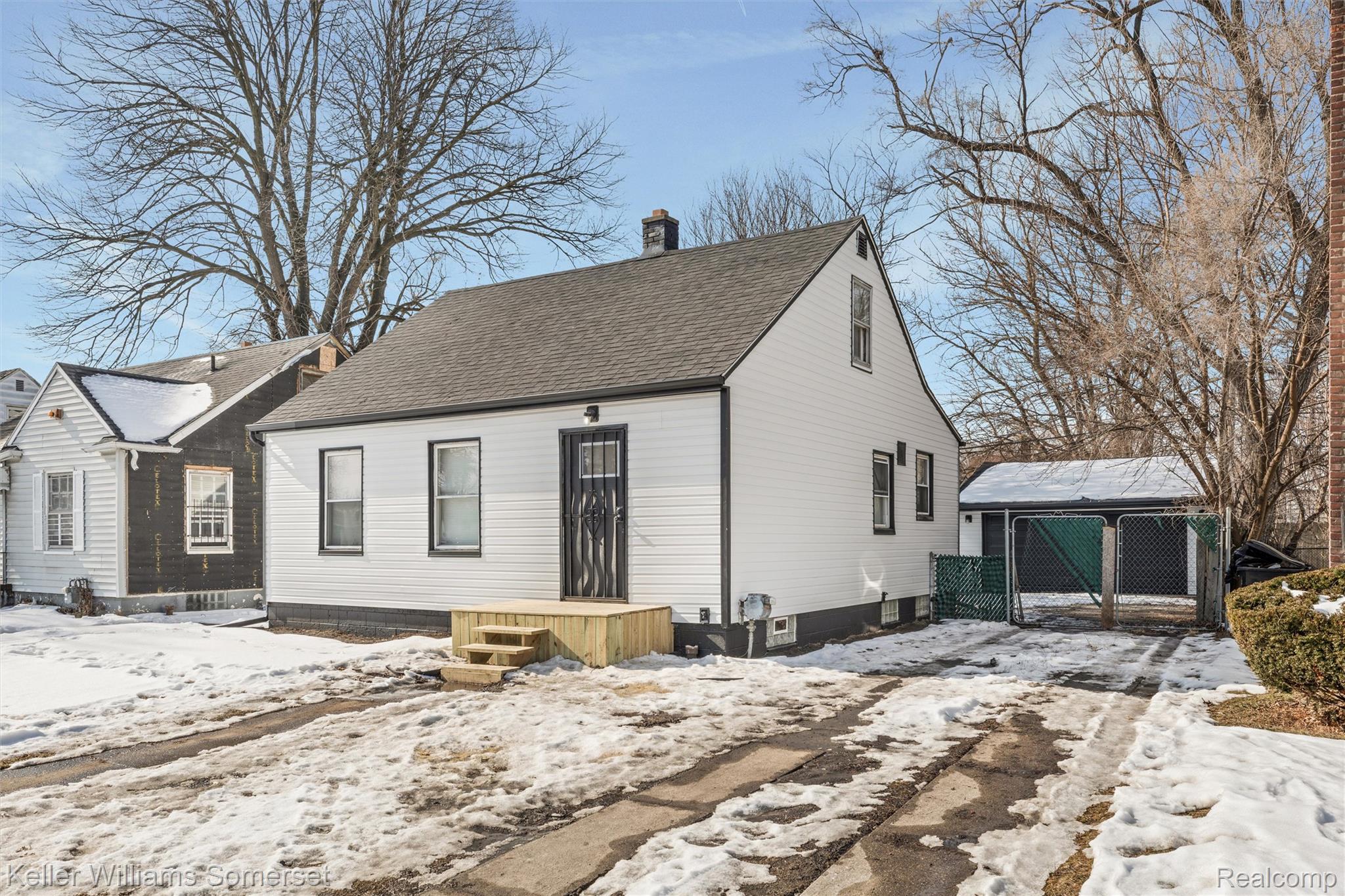 19161 Oakfield Street