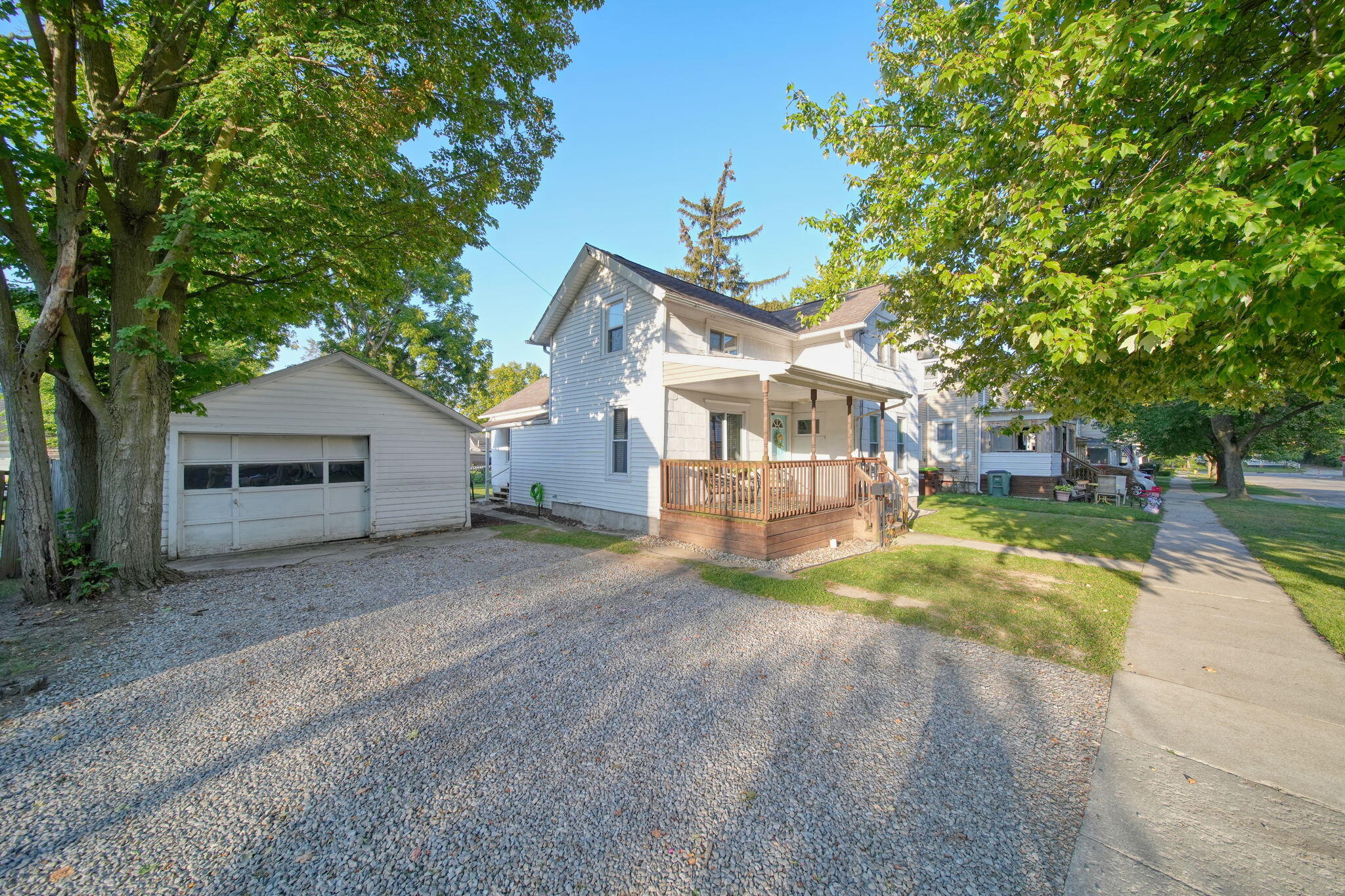 136 E Chestnut Street E