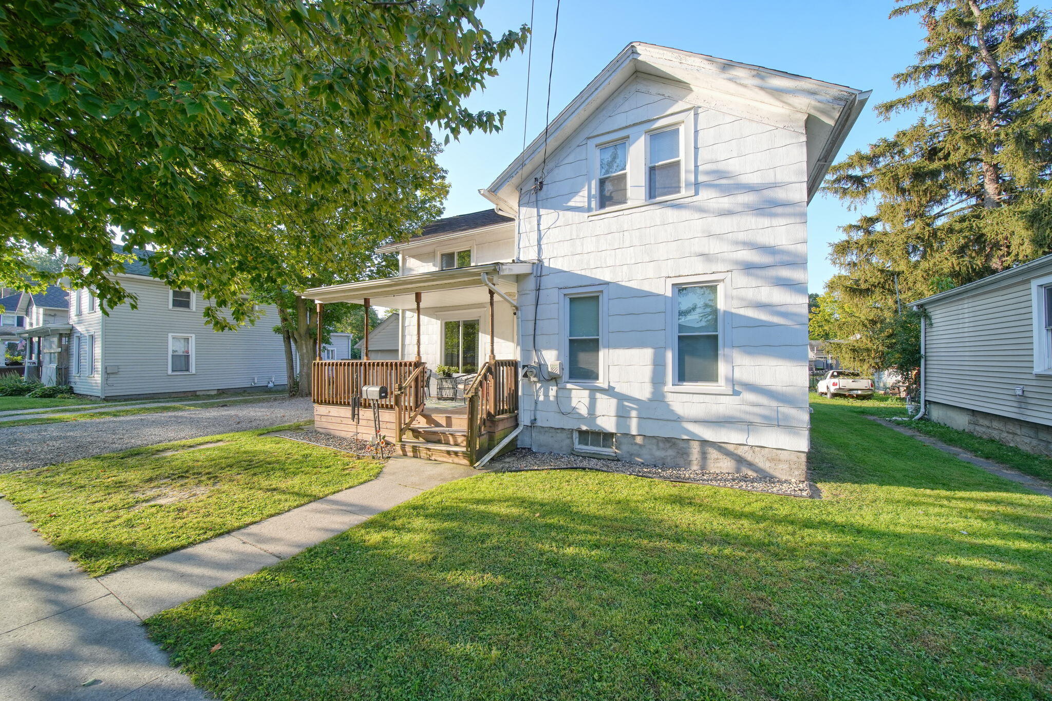 136 E Chestnut Street E