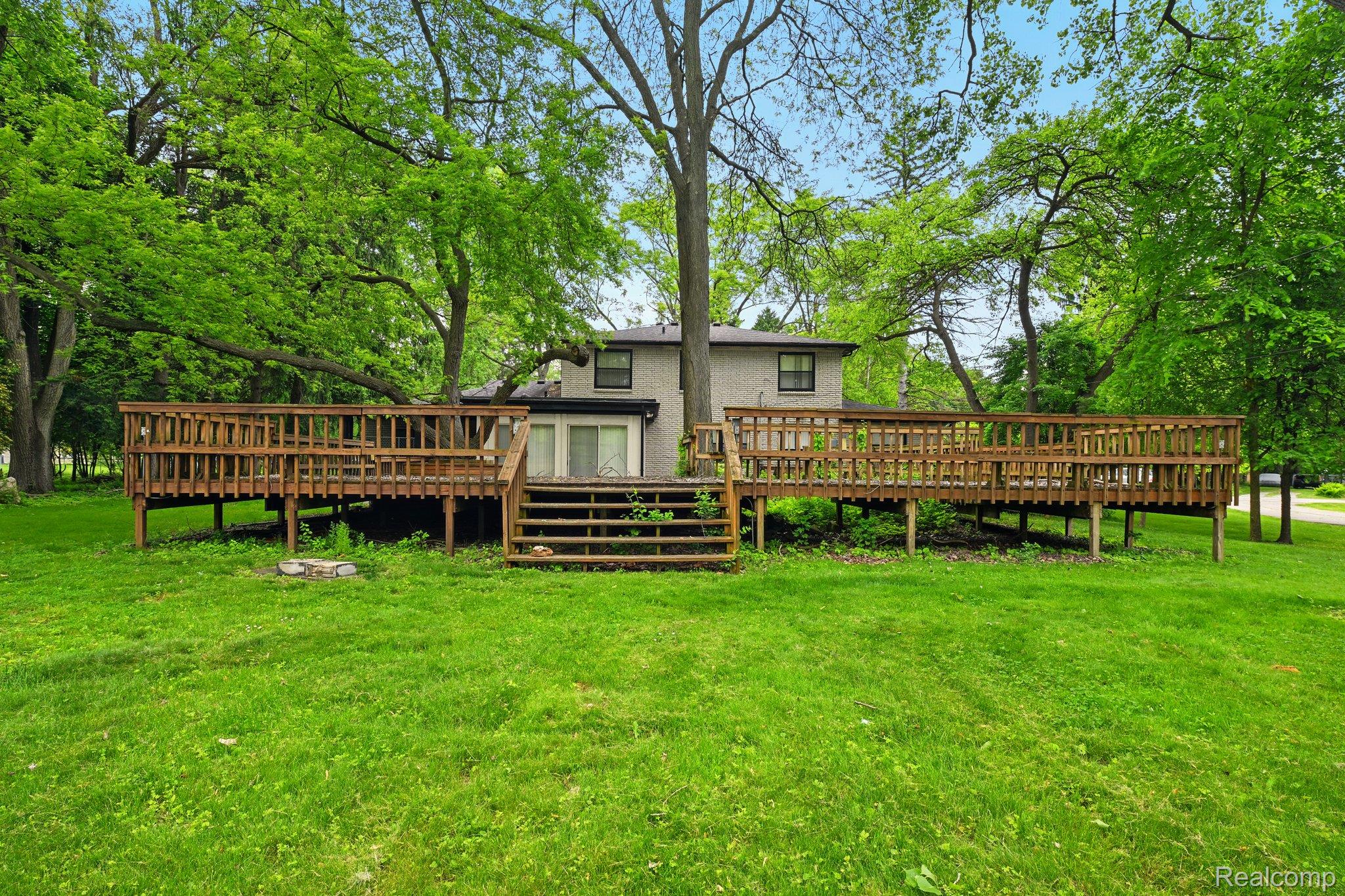 25226 Ingleside Drive