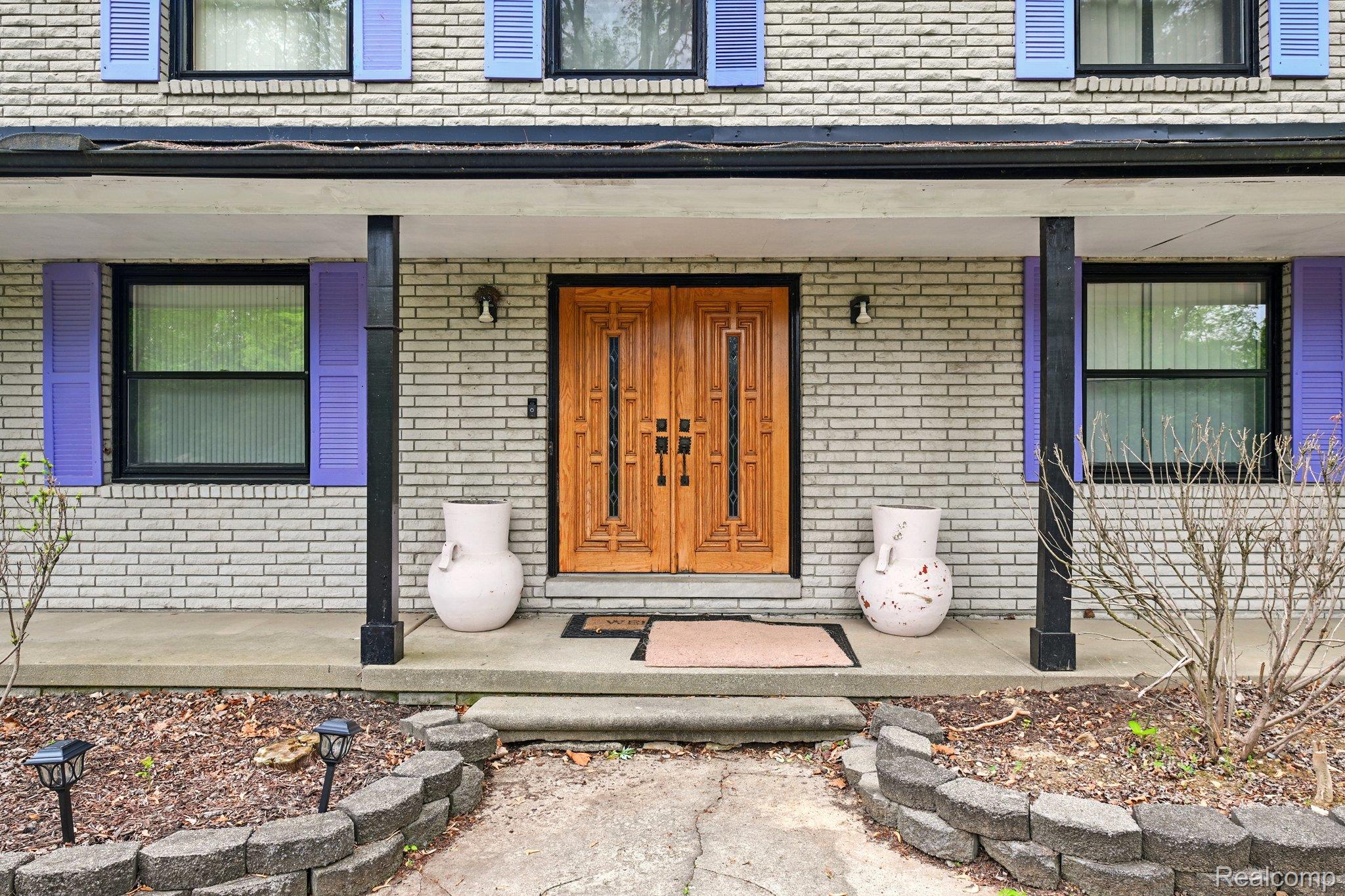 25226 Ingleside Drive