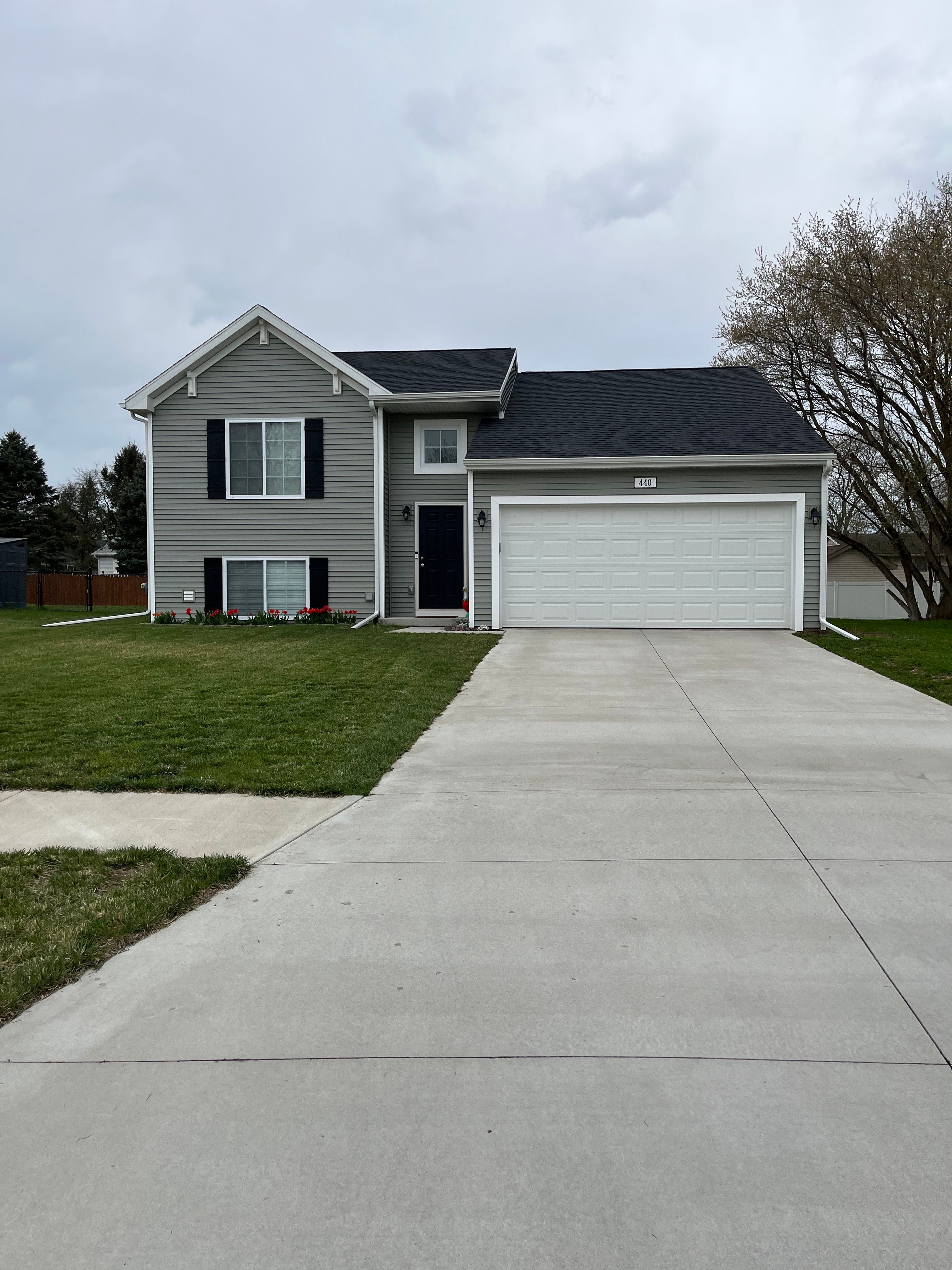 440 Windy Bluff