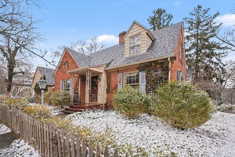 2006 Centerridge Road Kalamazoo City MI 49008