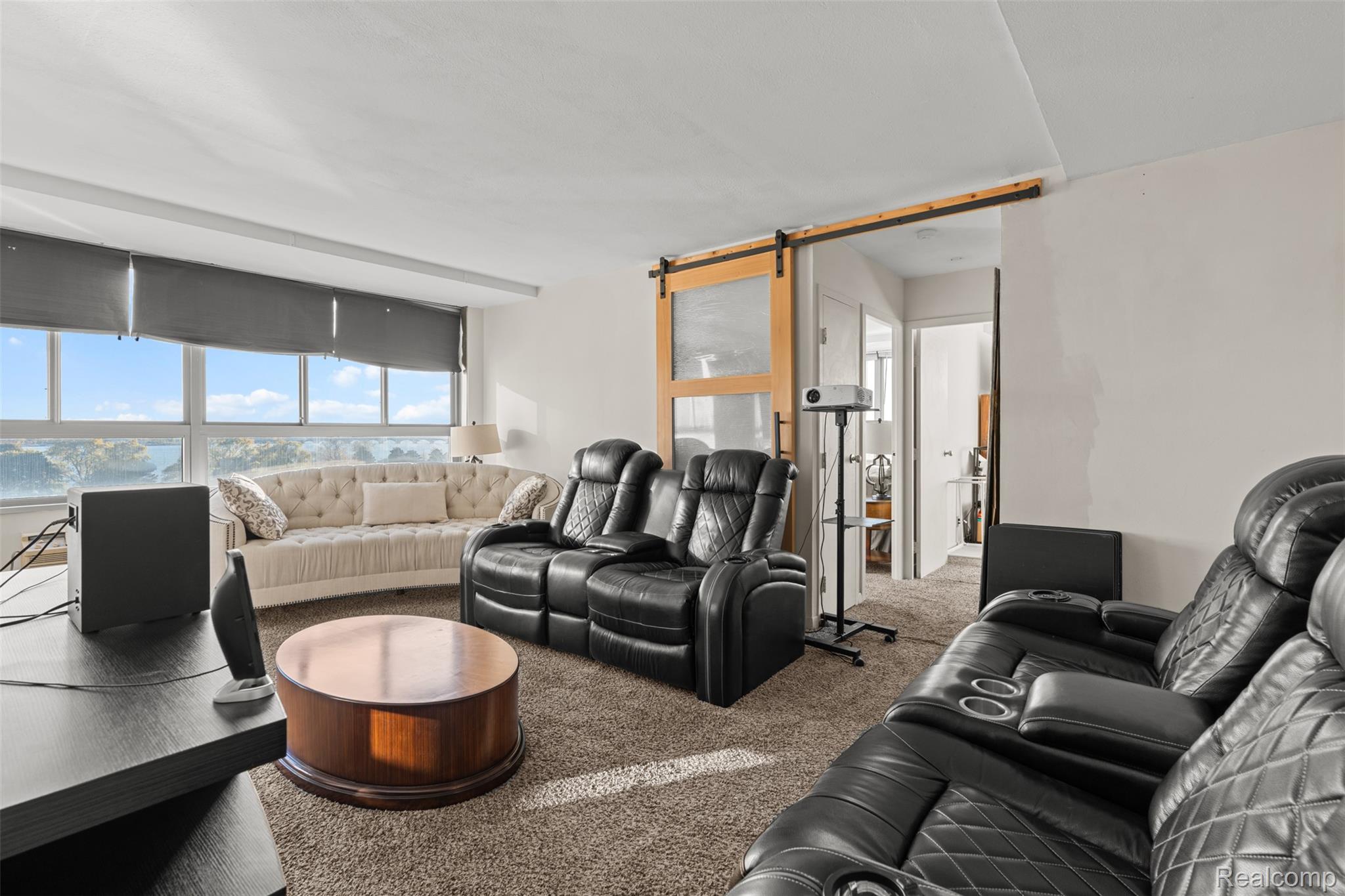 8900 E Jefferson Avenue 605