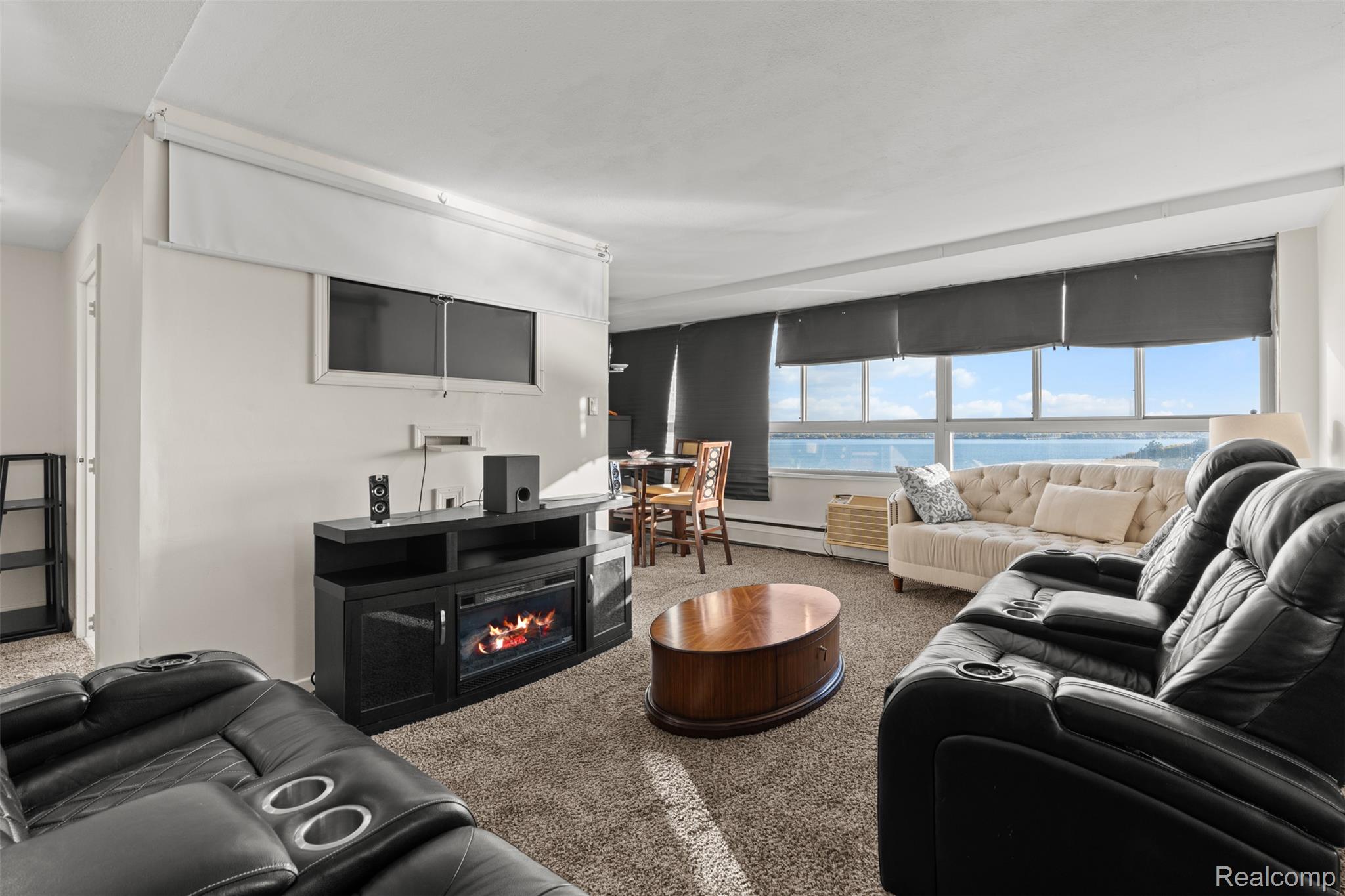 8900 E Jefferson Avenue 605