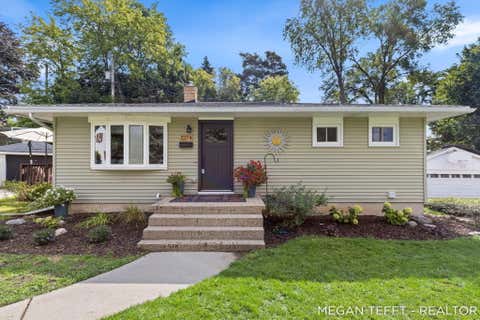 Photo of 1074 Washtenaw Drive NE, Grand Rapids City, MI 49505 (MLS # 65026044052)