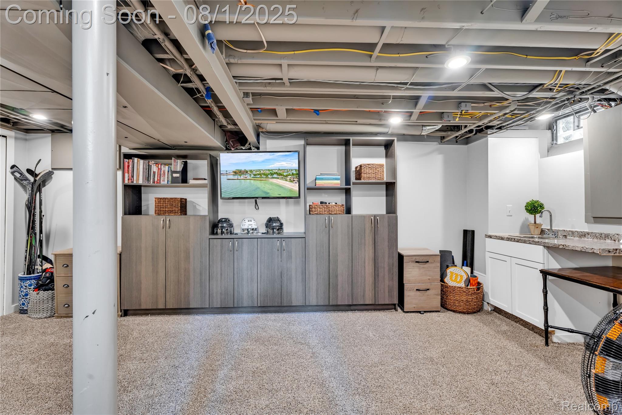 Bloomfield Hills City, Michigan 48301, United States, 4 Bedrooms Bedrooms, ,3 BathroomsBathrooms,Residential,Pending,181949