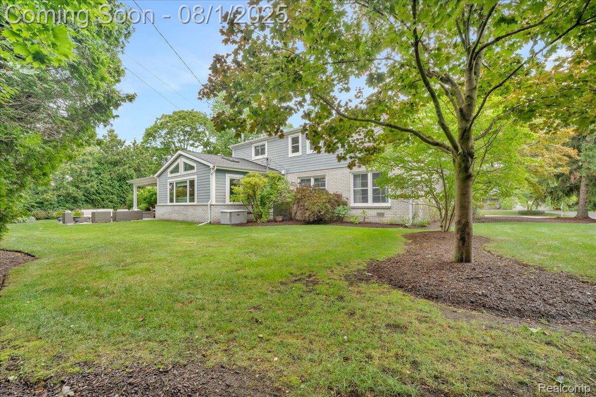 Bloomfield Hills City, Michigan 48301, United States, 4 Bedrooms Bedrooms, ,3 BathroomsBathrooms,Residential,Pending,181949