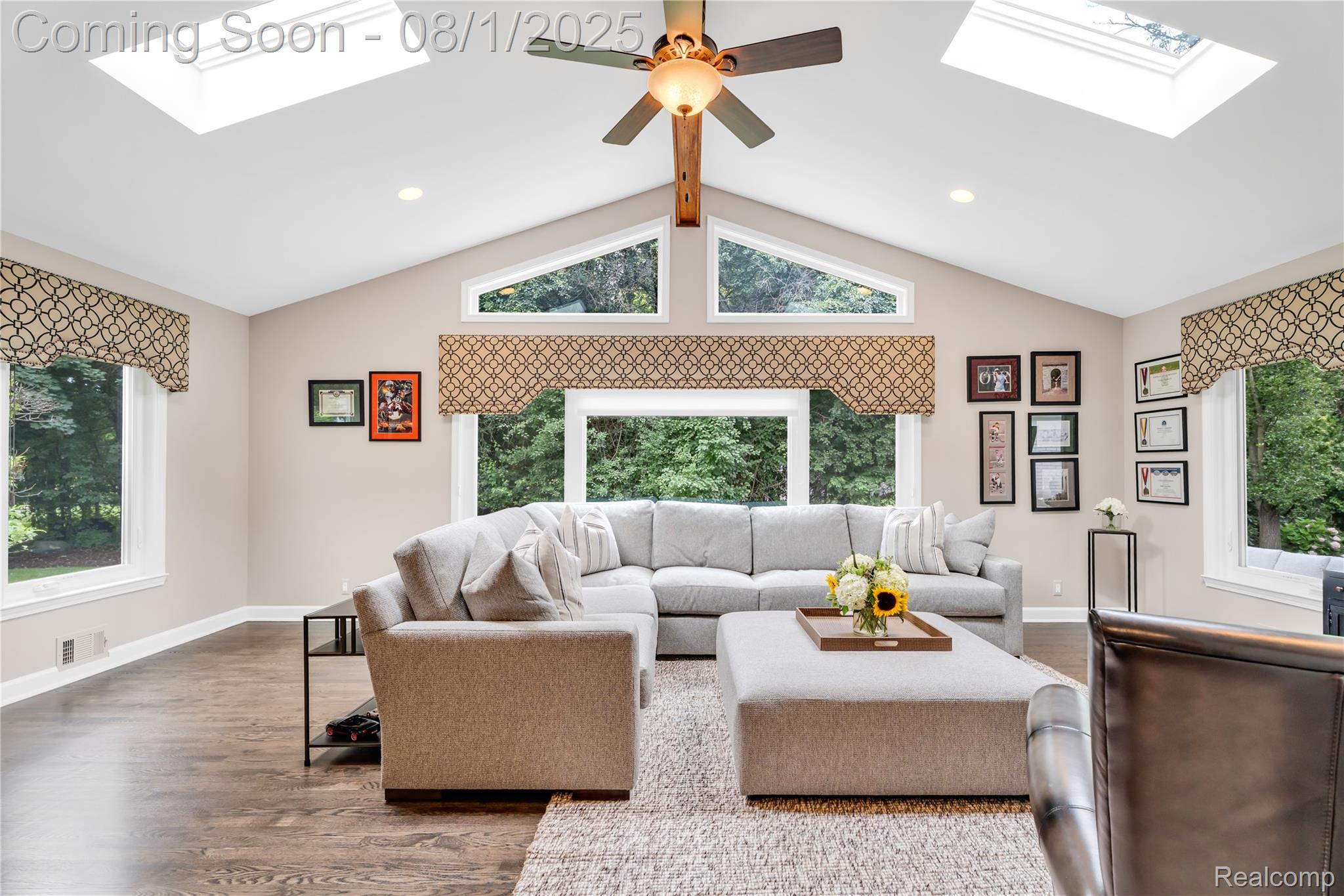 Bloomfield Hills City, Michigan 48301, United States, 4 Bedrooms Bedrooms, ,3 BathroomsBathrooms,Residential,Pending,181949