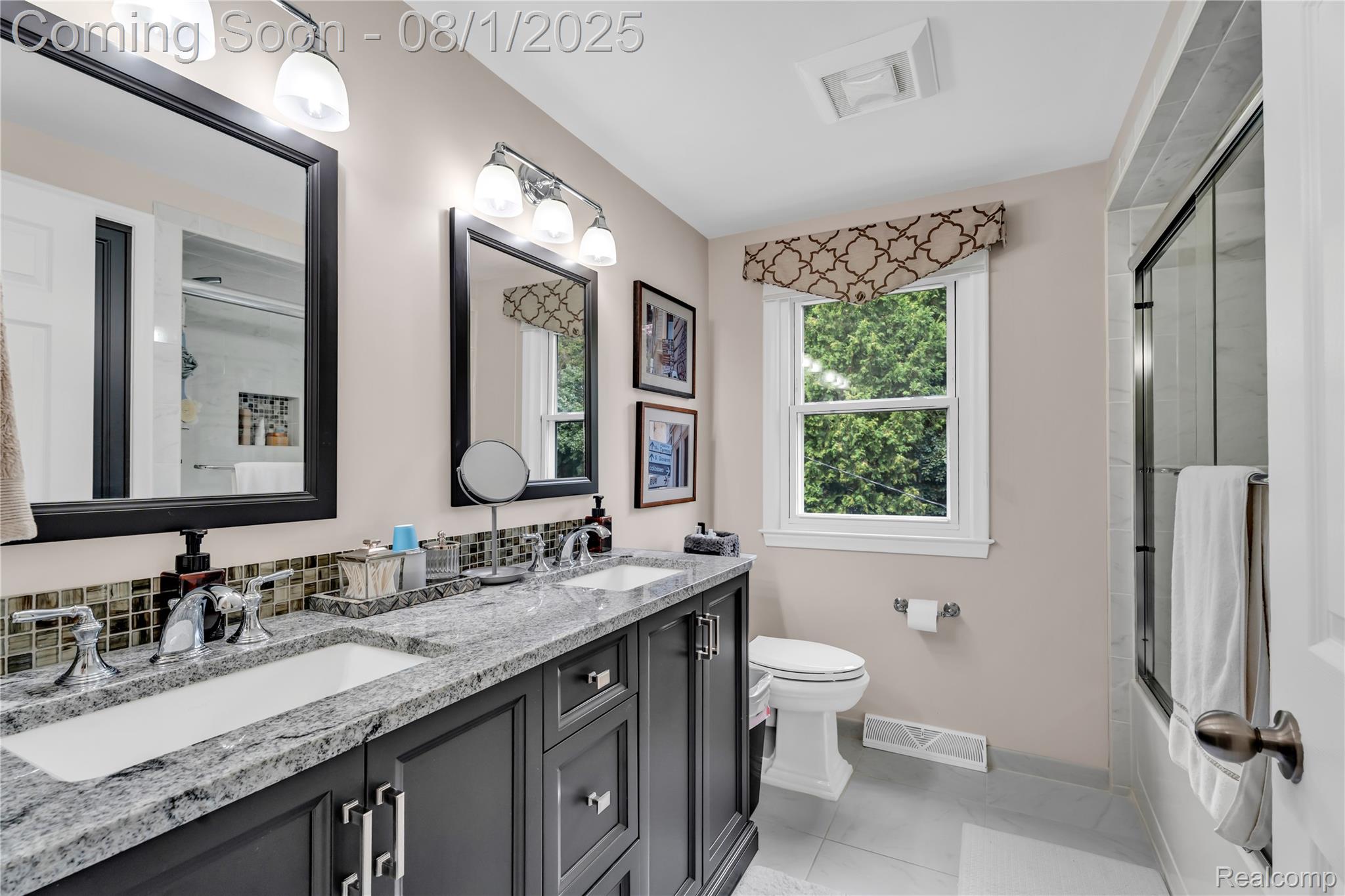 Bloomfield Hills City, Michigan 48301, United States, 4 Bedrooms Bedrooms, ,3 BathroomsBathrooms,Residential,Pending,181949