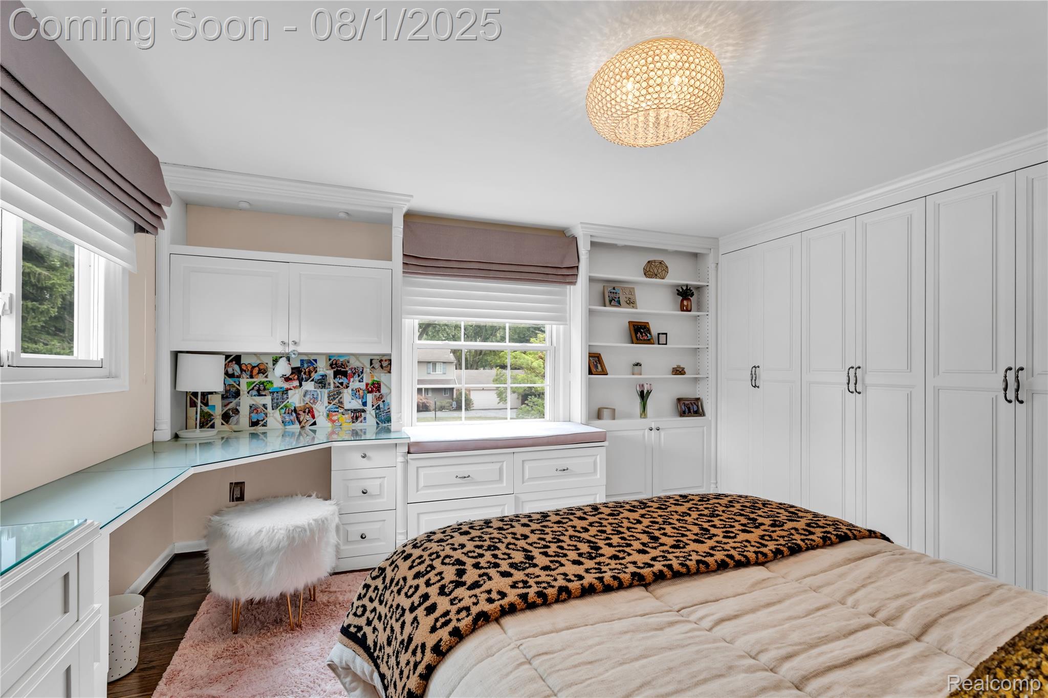 Bloomfield Hills City, Michigan 48301, United States, 4 Bedrooms Bedrooms, ,3 BathroomsBathrooms,Residential,Pending,181949