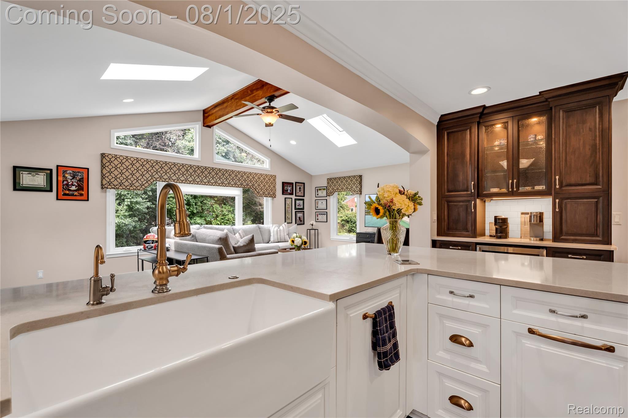 Bloomfield Hills City, Michigan 48301, United States, 4 Bedrooms Bedrooms, ,3 BathroomsBathrooms,Residential,Pending,181949