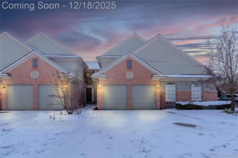 Photo of 1030 Lorenzo Court, Troy City, MI 48085 (MLS # 20251060336)