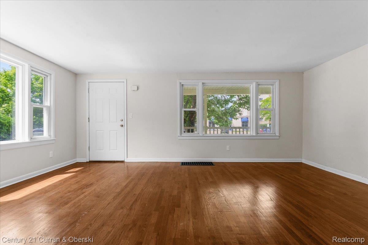 35743 E Michigan Avenue 1