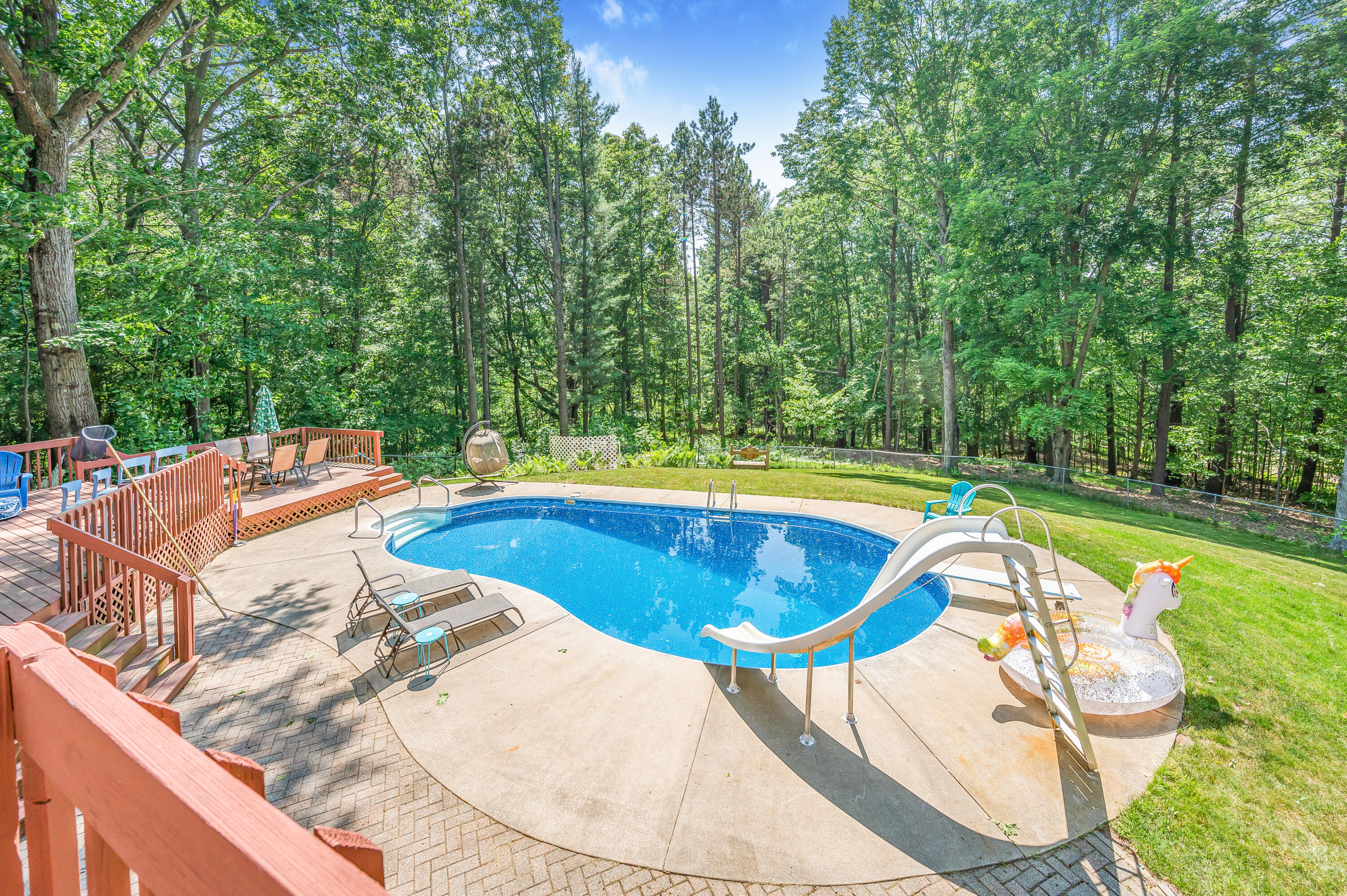 13421 Woodland Court