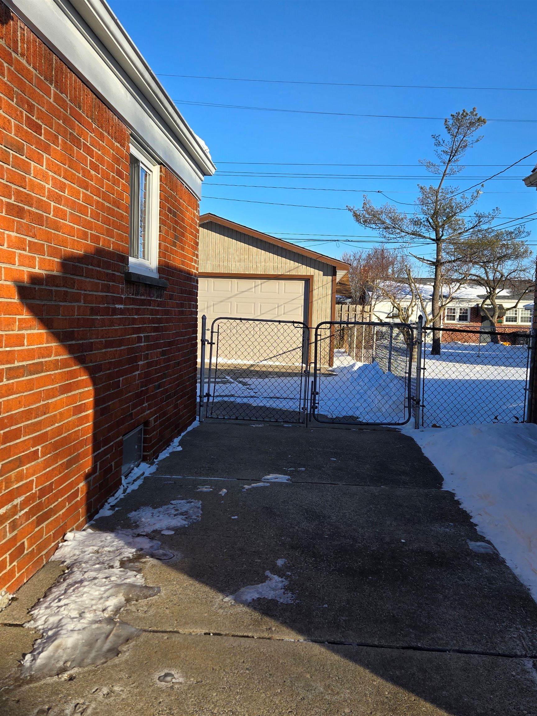 25534 COLLINGWOOD Street