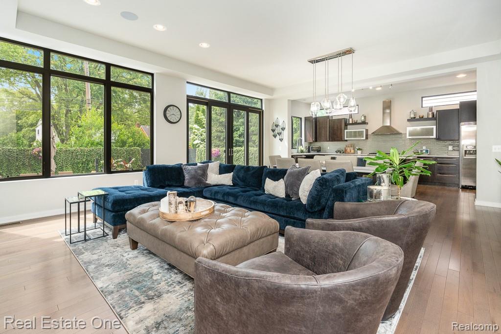 864 Cumberland Rdg Court