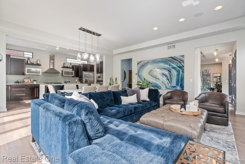 864 Cumberland Rdg Court