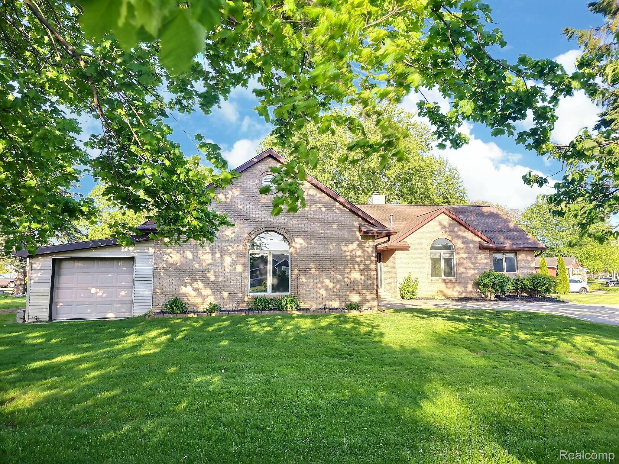 16147 Silvercrest Drive