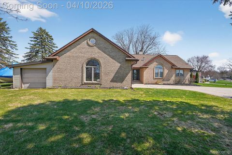 16147 Silvercrest Drive Fenton Charter Township MI 48430