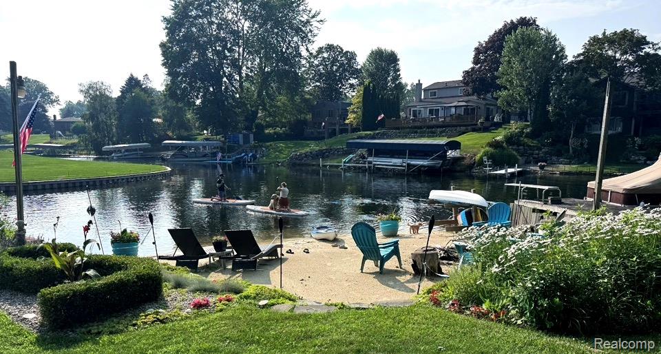 310 Pine Tree Road