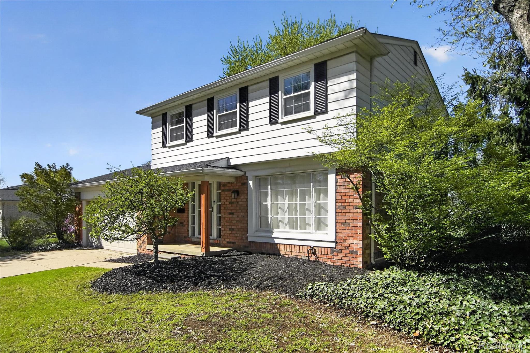 15251 Farmbrook Drive