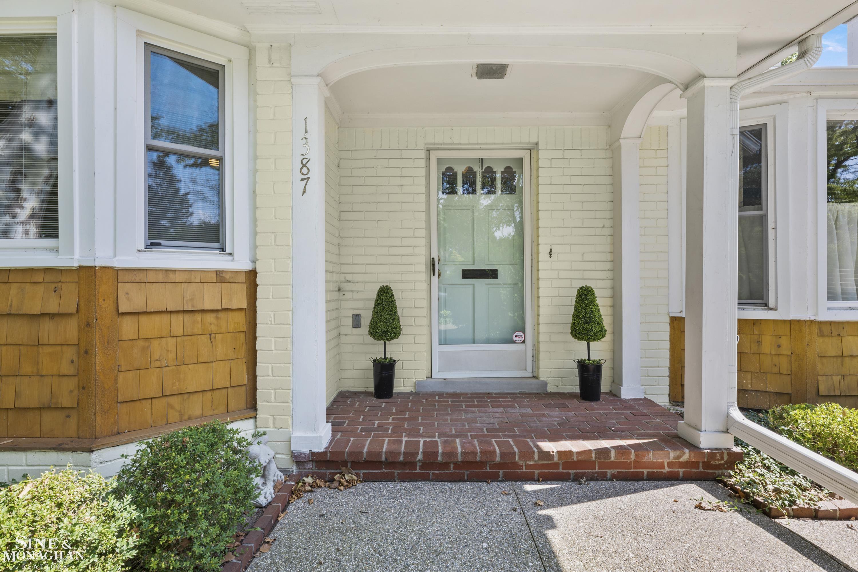 1387 Kensington Road