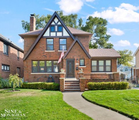 1386 Grayton Street Grosse Pointe Park City MI 48230