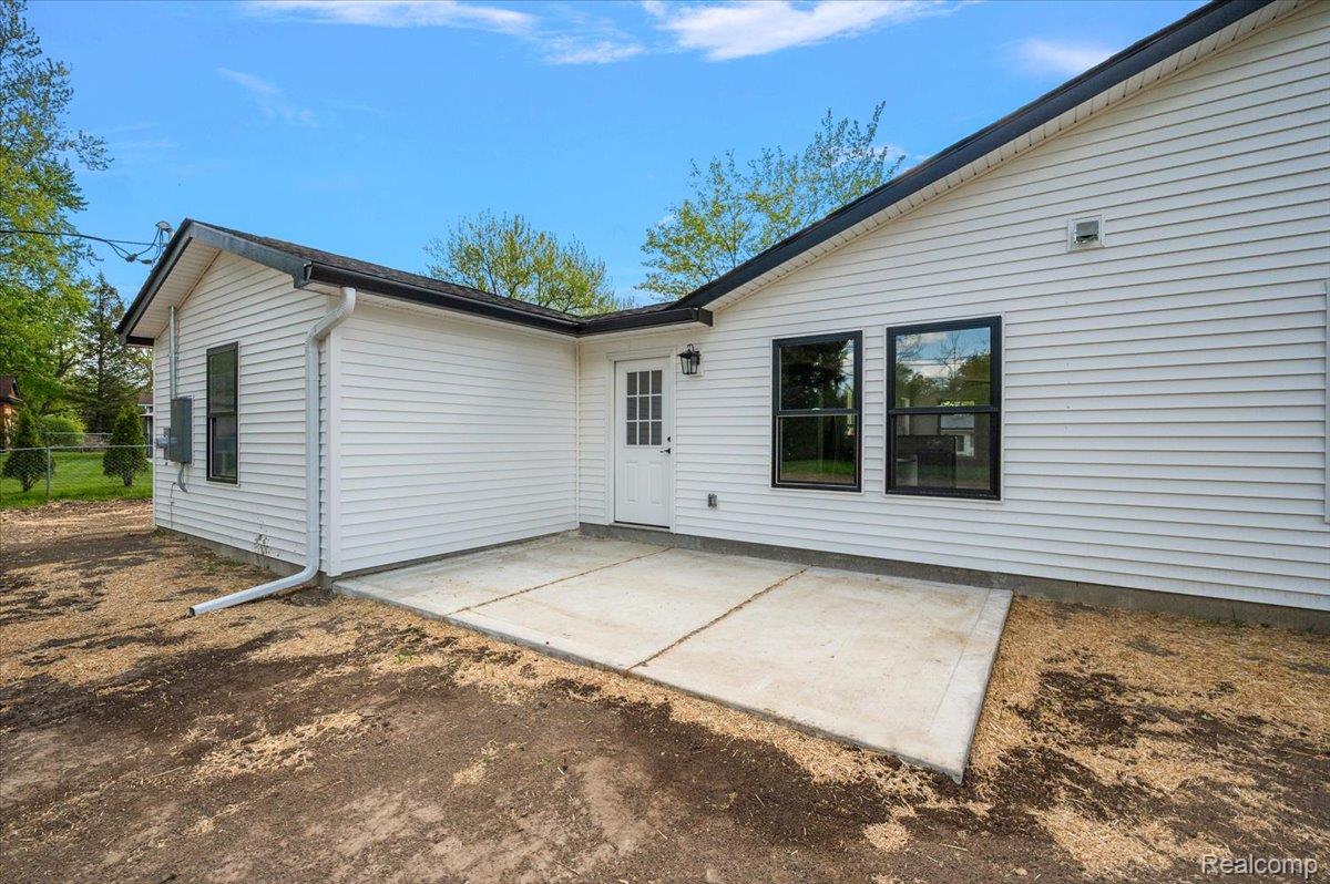 6165 Woodsdale Drive