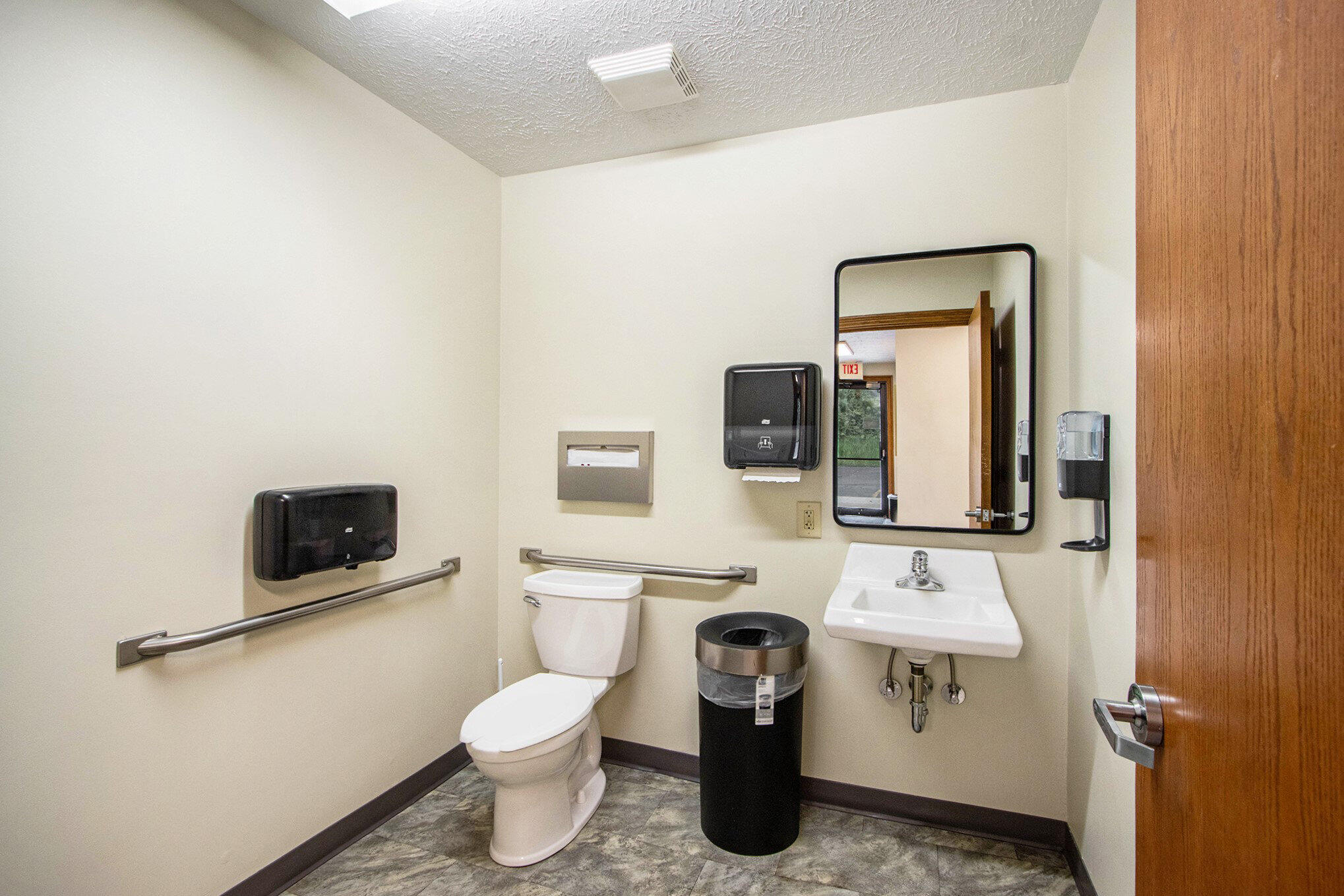 Battle Creek City, Michigan 49015, United States, ,7 BathroomsBathrooms,Commercial,Active,133948