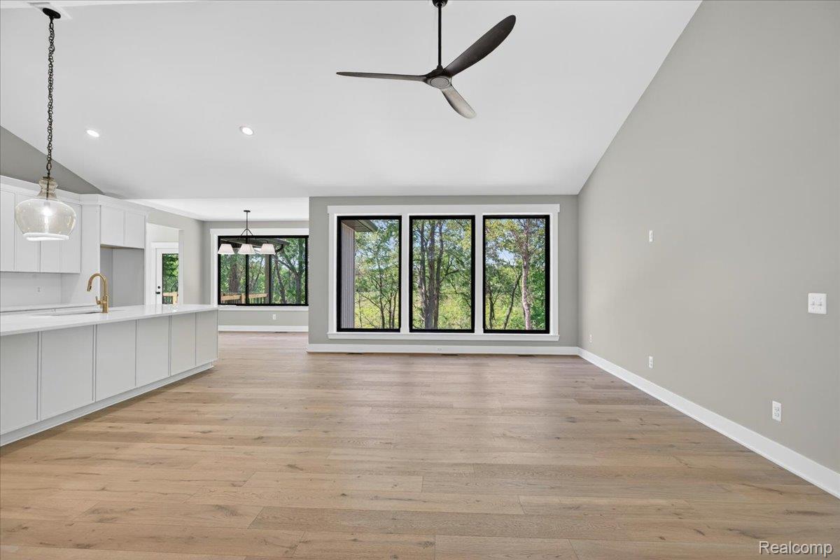 5005 Metamora Ridge