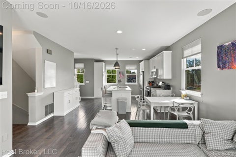 Photo of 1031 N Sherman Drive #D, Royal Oak City, MI 48067 (MLS # 20261079590)