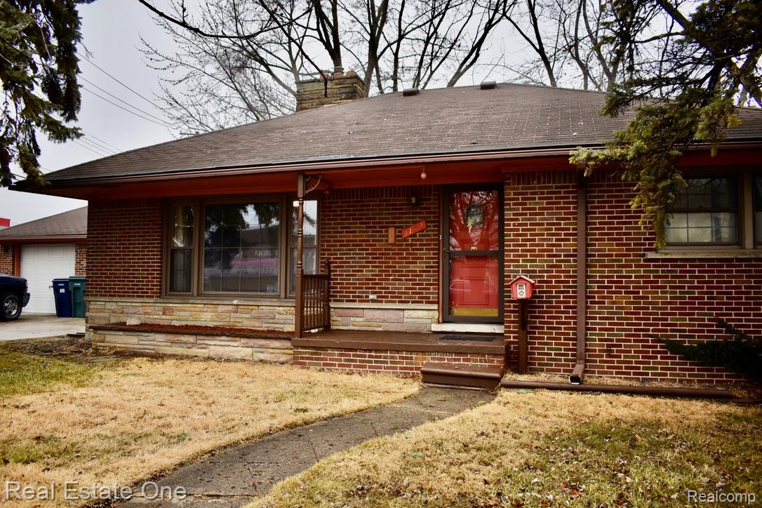 1152 Mayflower Avenue