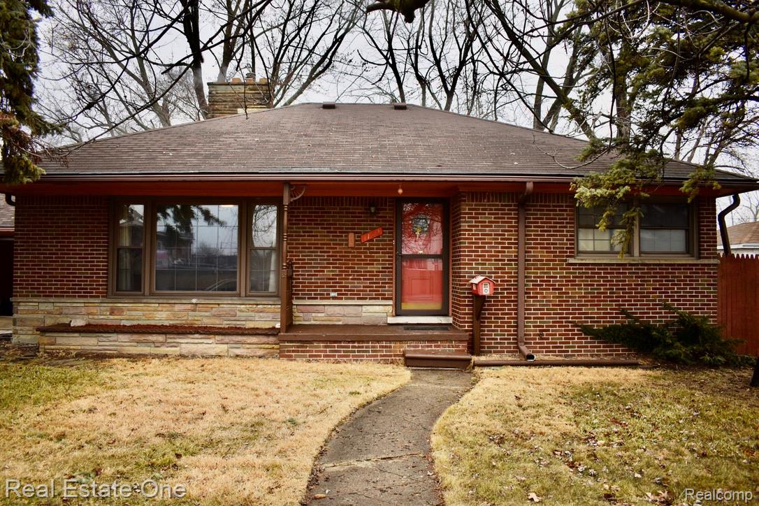 1152 Mayflower Avenue